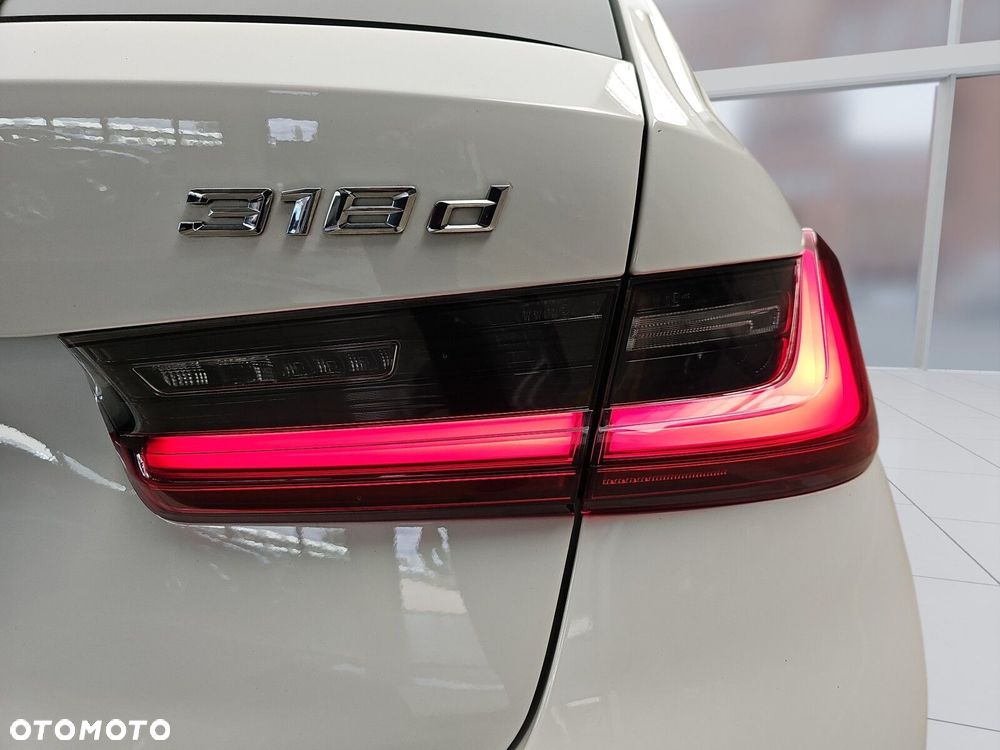 BMW Seria 3 318d Sport Line - 34