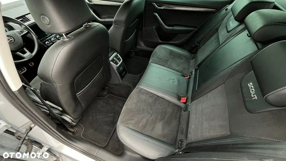 Skoda Octavia Scout 2.0 TDI 4x4 DSG - 17