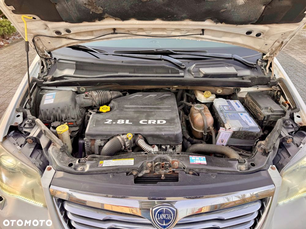 Lancia Voyager 2.8CRD Gold - 35