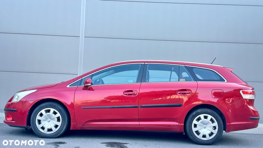 Toyota Avensis 2.0 D-4D 2010 - 8