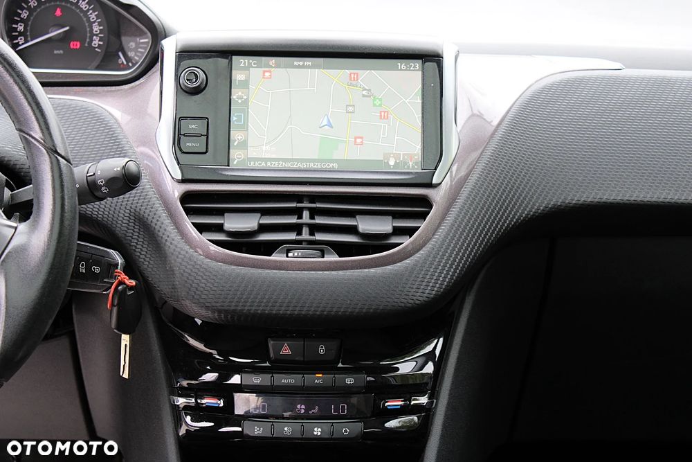 Peugeot 2008 - 17