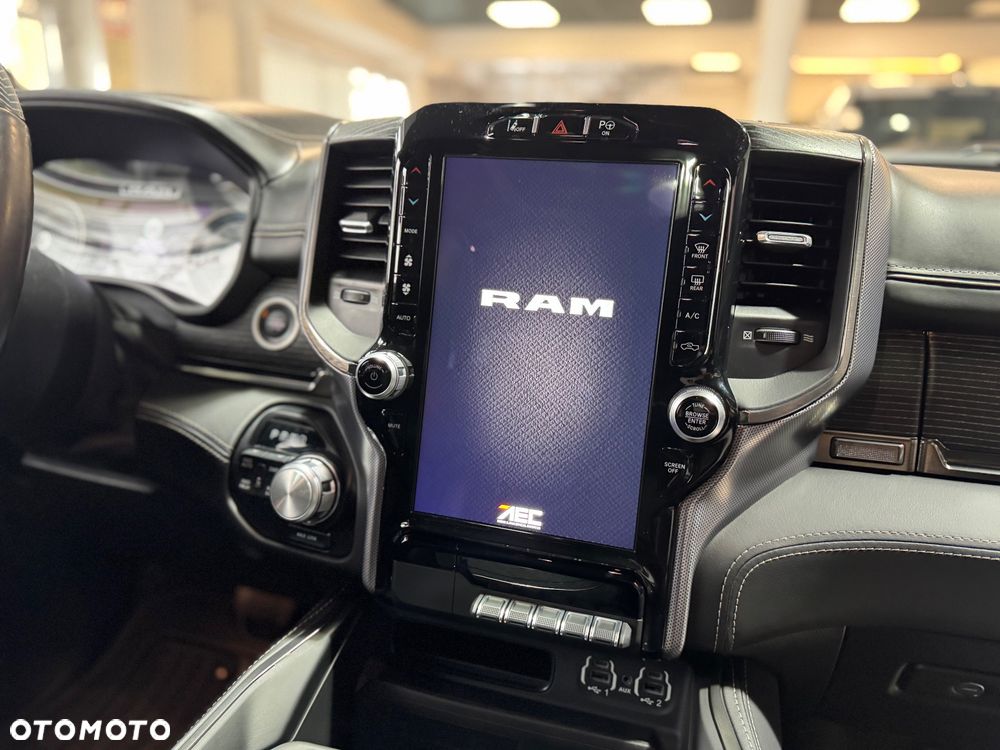 RAM 1500 - 21