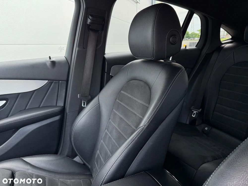 Mercedes-Benz GLC 200 d 4Matic 9G-TRONIC AMG Line Plus - 9