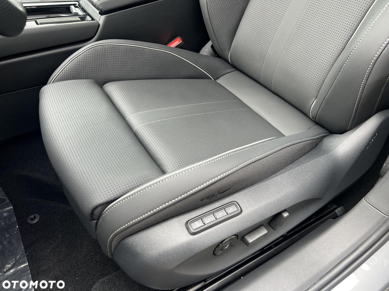 Skoda Superb 2.0 TDI SCR 4x4 Sportline DSG - 26