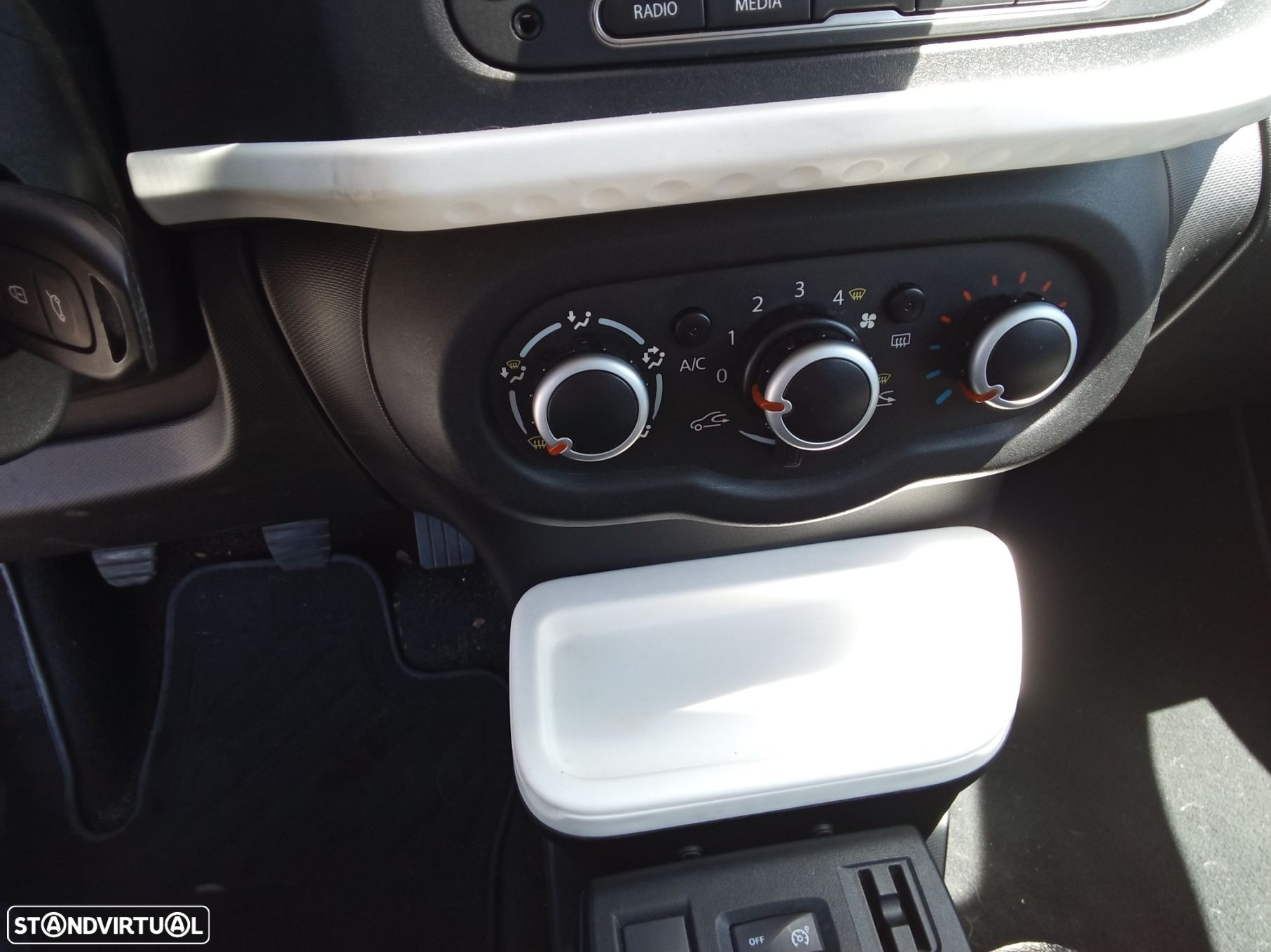Renault Twingo 1.0 SCe Dynamique - 13