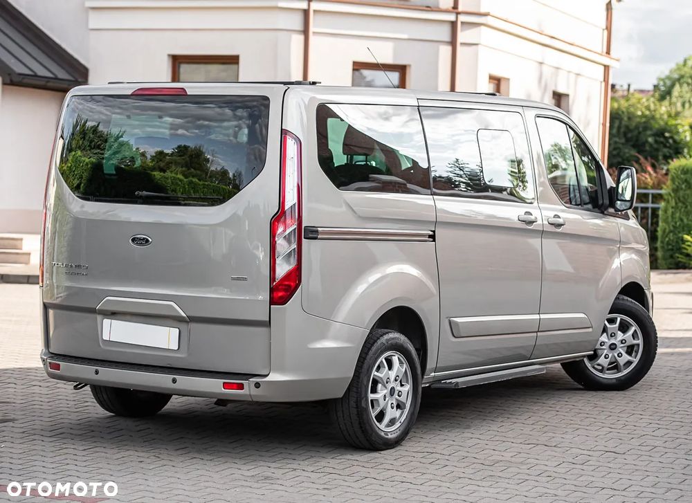 Ford Tourneo Custom 300 L1H1 VA Titanium - 13