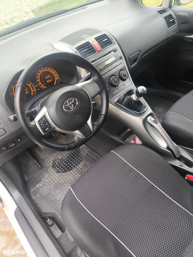 Toyota Auris 1.4 D-4D Premium - 10