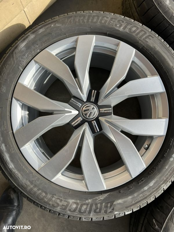 vând set jante originale de Volkswagen Touareg pe 20” cu anvelope de vară - 2