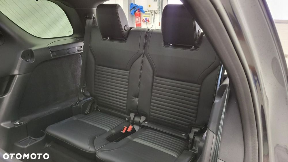 Land Rover Discovery 3.0 D250 mHEV Dynamic SE - 24