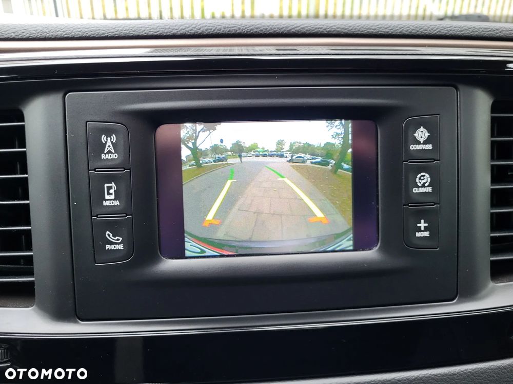 Chrysler Pacifica - 13