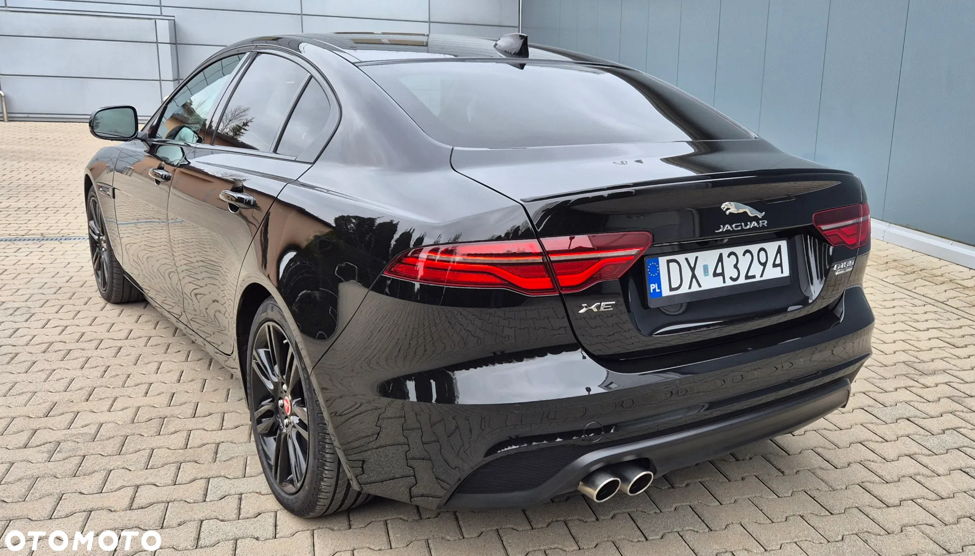 Jaguar XE - 11