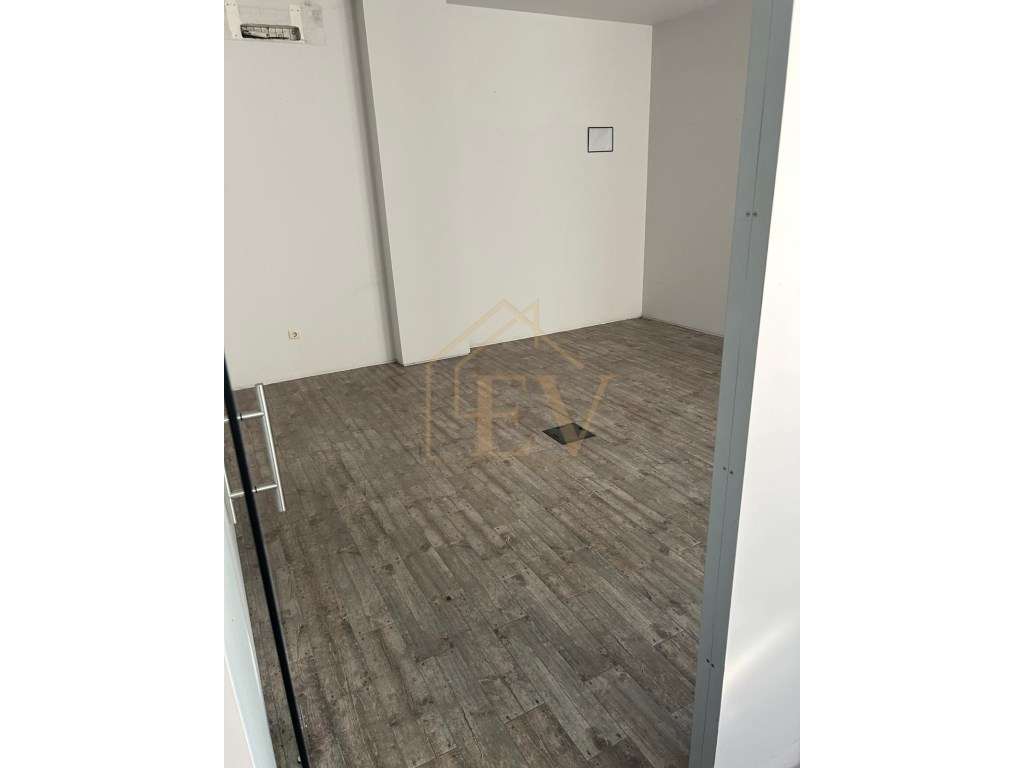 OPORTUNIDADE DE INVESTIMENTO | LOJA COM POTENCIAL PARA HABITAÇÃO - Grande imagem: 2/6