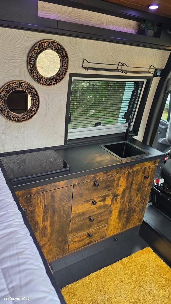 Renault Master Camper Van - 13