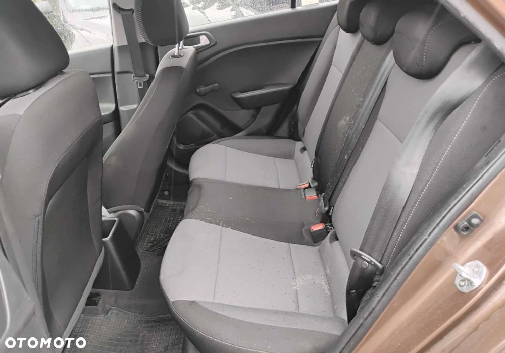Hyundai i20 - 10
