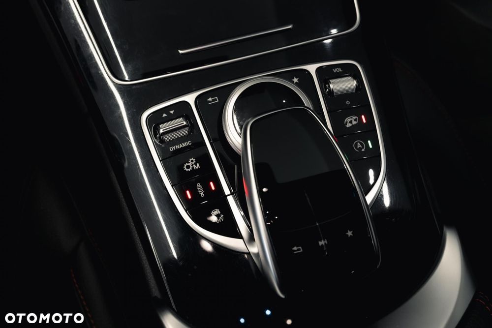 Mercedes-Benz Klasa C AMG 43 4-Matic - 22