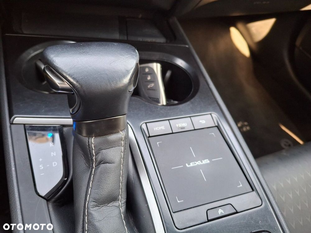 Lexus UX - 20
