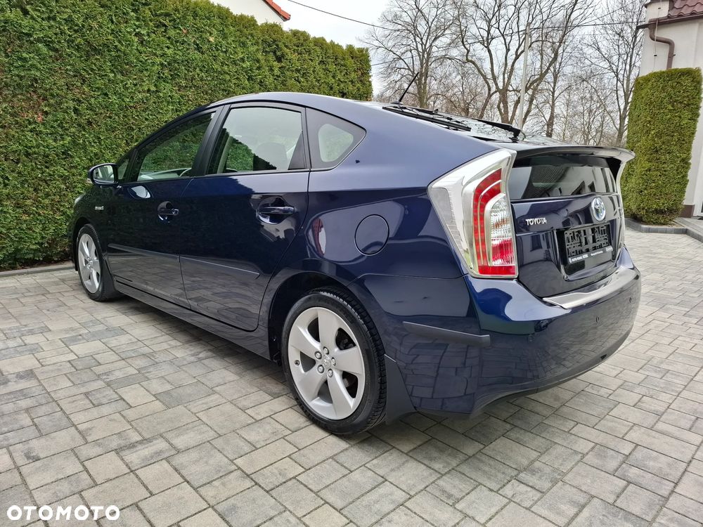 Toyota Prius (Hybrid) Executive - 8