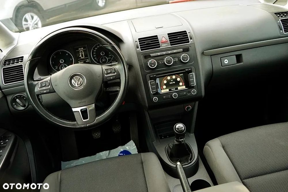 Volkswagen Touran 1.6 TDI DPF BlueMot Trendline - 28