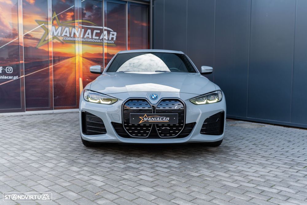 BMW i4 eDrive40 Desportiva M - 3