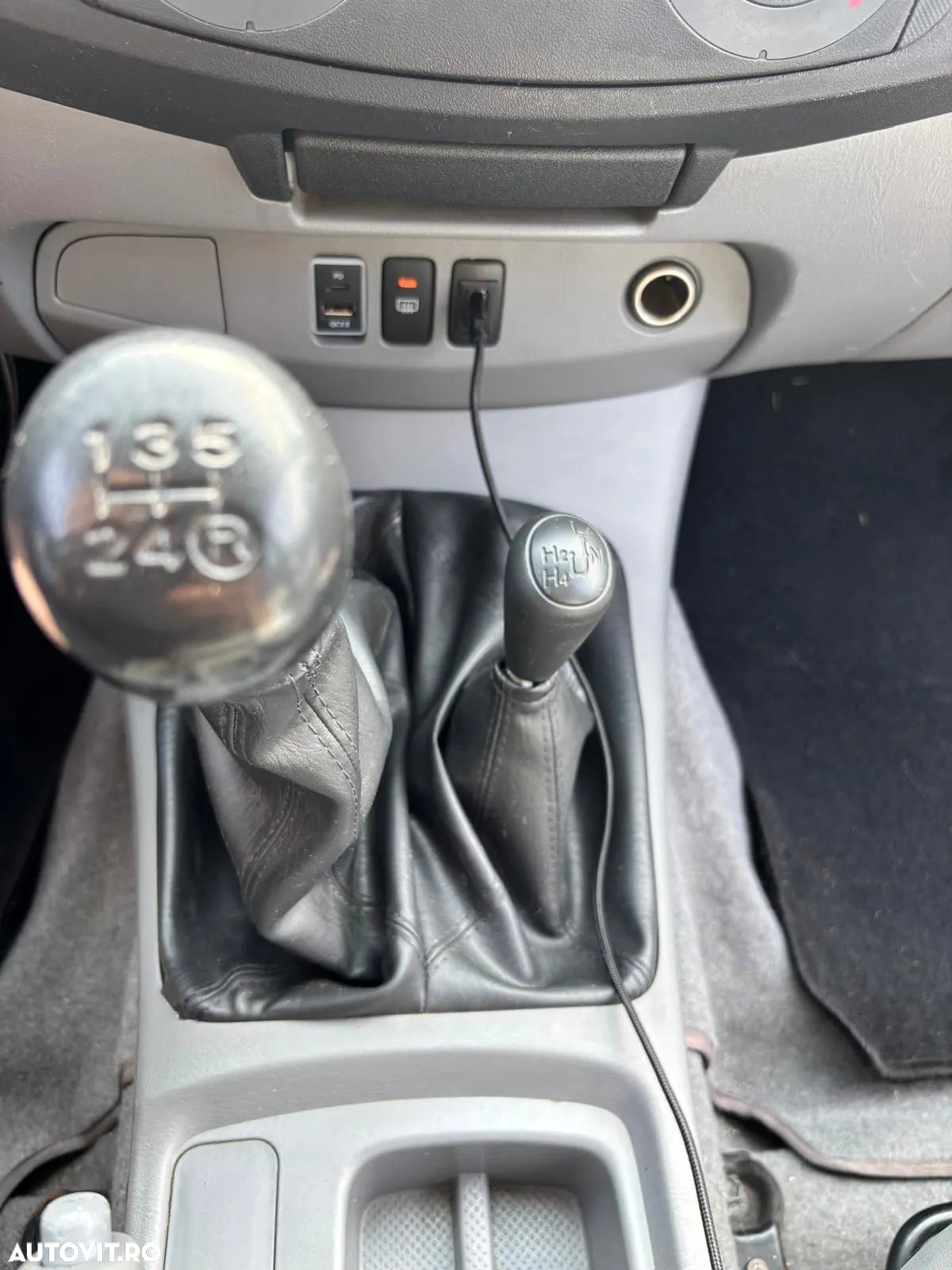 Toyota Hilux 4x4 Double Cab - 17