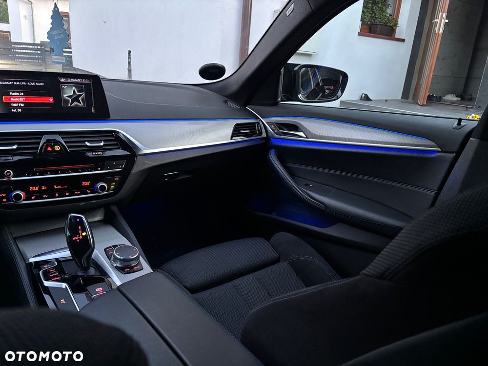 BMW Seria 5 520d M Sport - 34