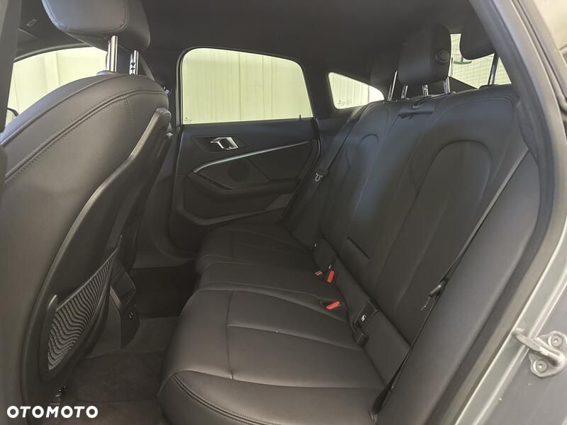 BMW Seria 2 218i - 19