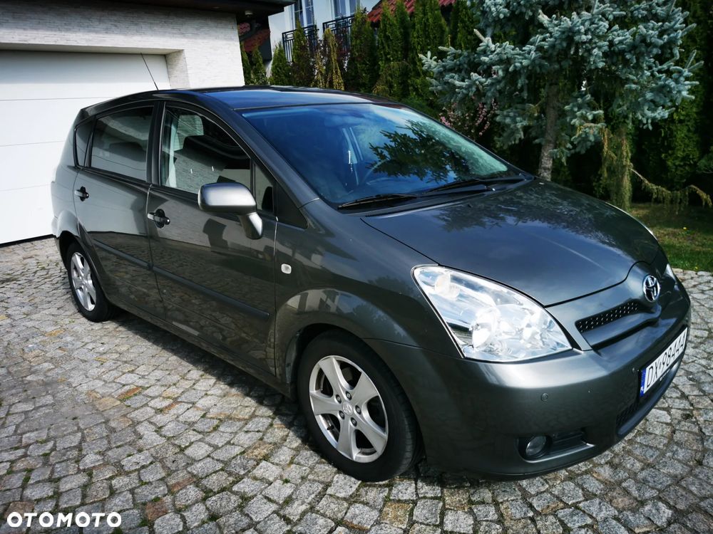 Toyota Corolla Verso 2.2 D-4D - 2