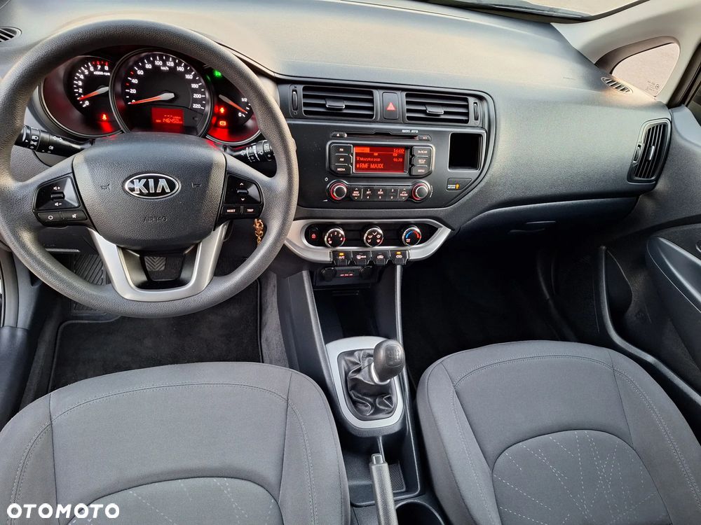 Kia Rio - 11