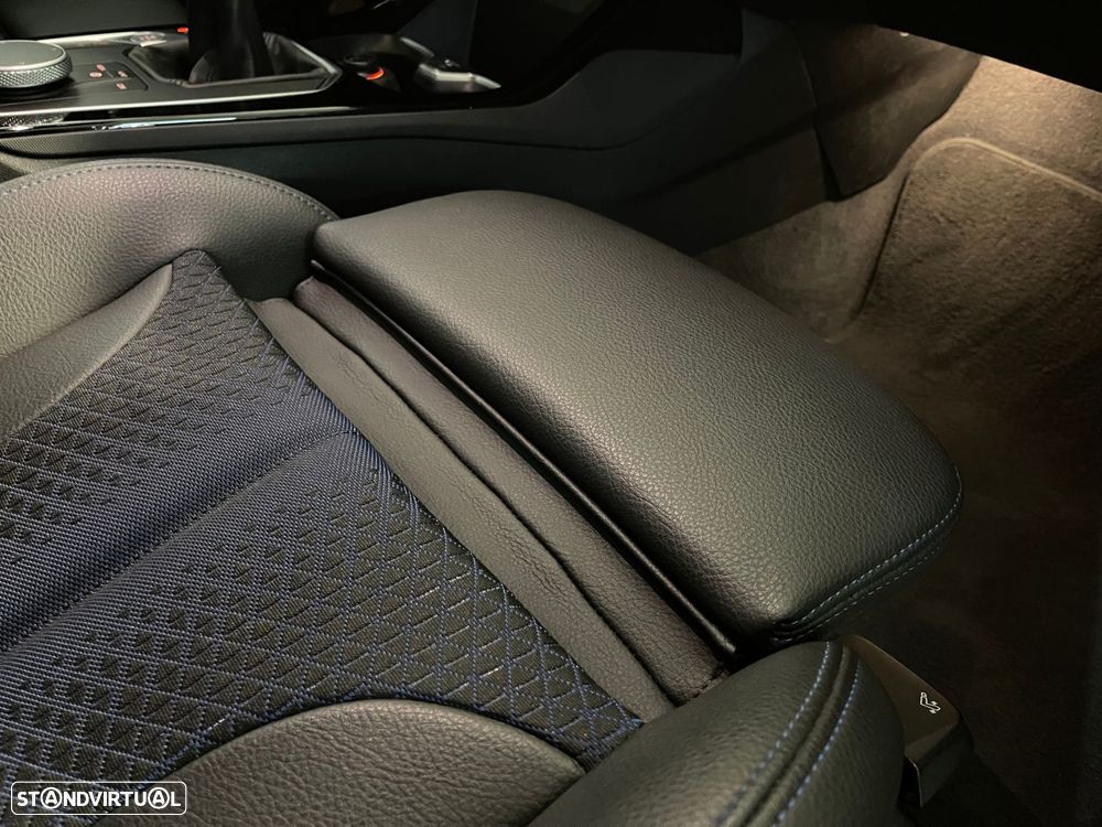 BMW 116 d Pack Desportivo M - 26