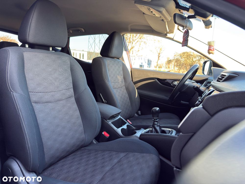 Nissan Qashqai 1.2 DIG-T N-Connecta EU6 - 17