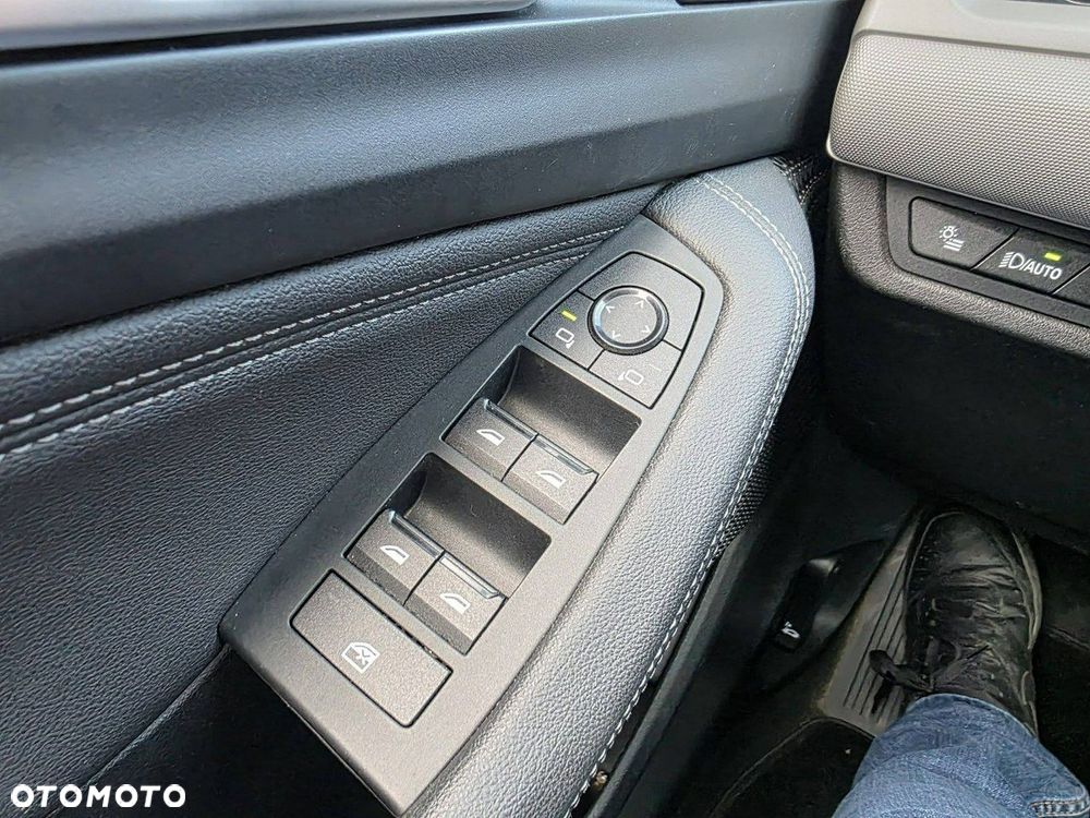 BMW Seria 2 218i sport - 12