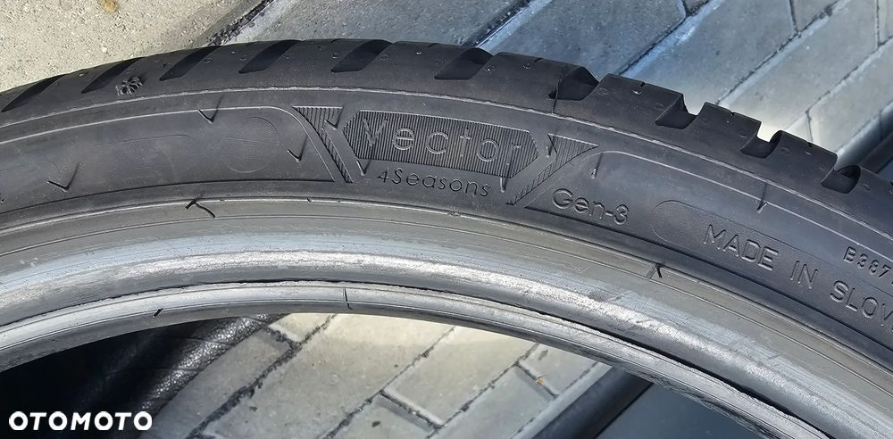 Goodyear Vector 4Seasons Gen-3 235/35R19 91 Y - 5