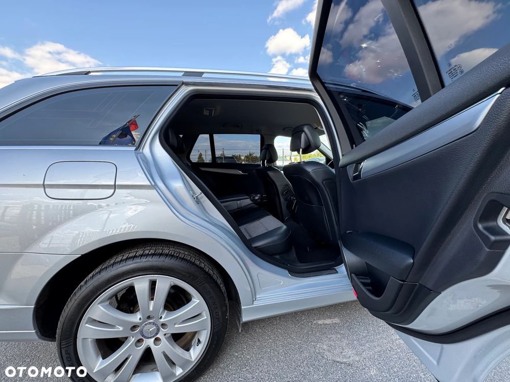 Mercedes-Benz Klasa C 180 T Kompressor Automatik BlueEFFICIENCY Avantgarde - 13