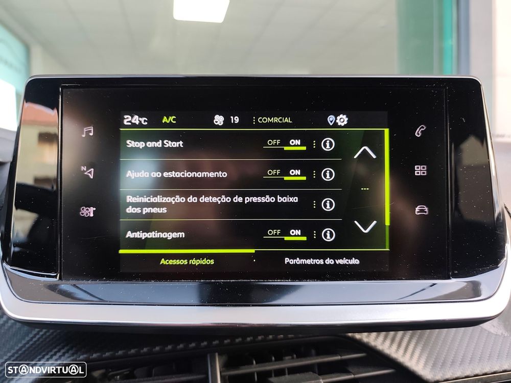 Peugeot 2008 PureTech 130 EAT8 Allure Pack - 28