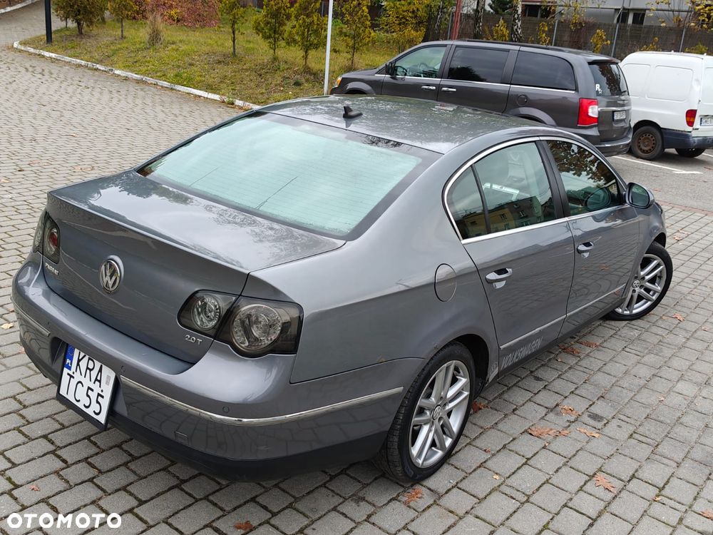 Volkswagen Passat 2.0 FSI Automatik Highline - 31