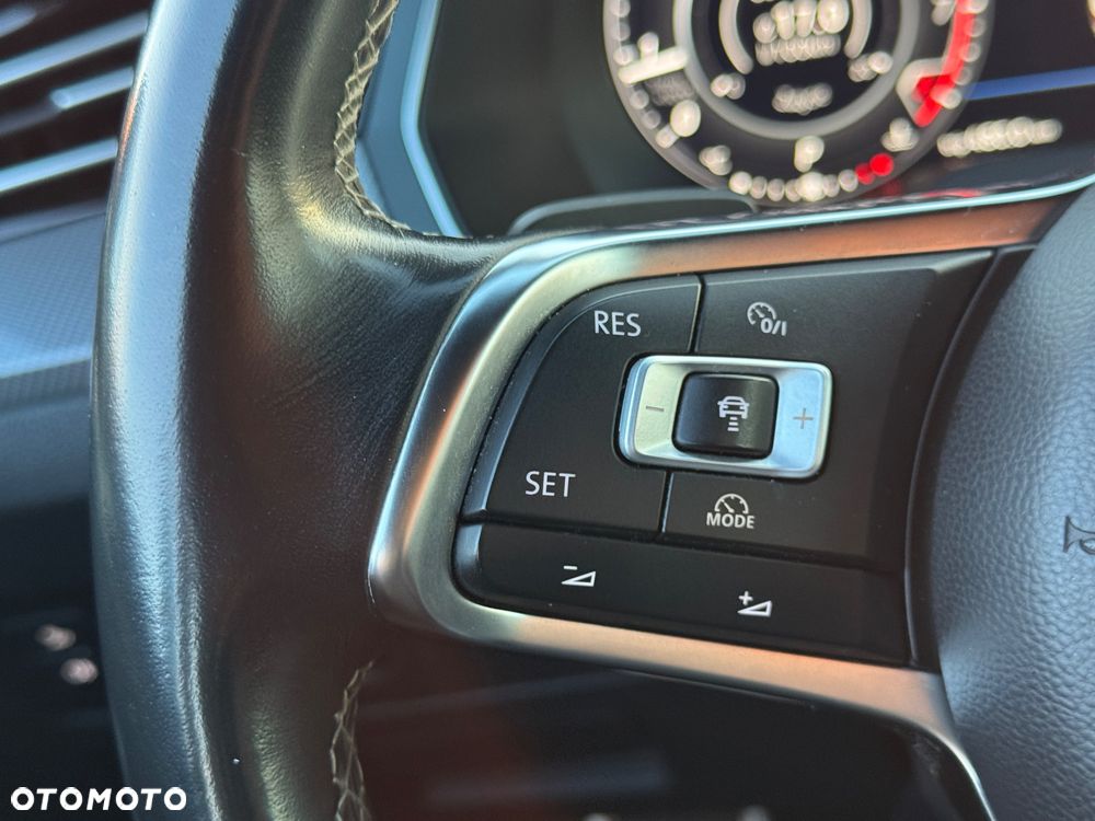 Volkswagen Arteon 2.0 TSI R-Line DSG - 25