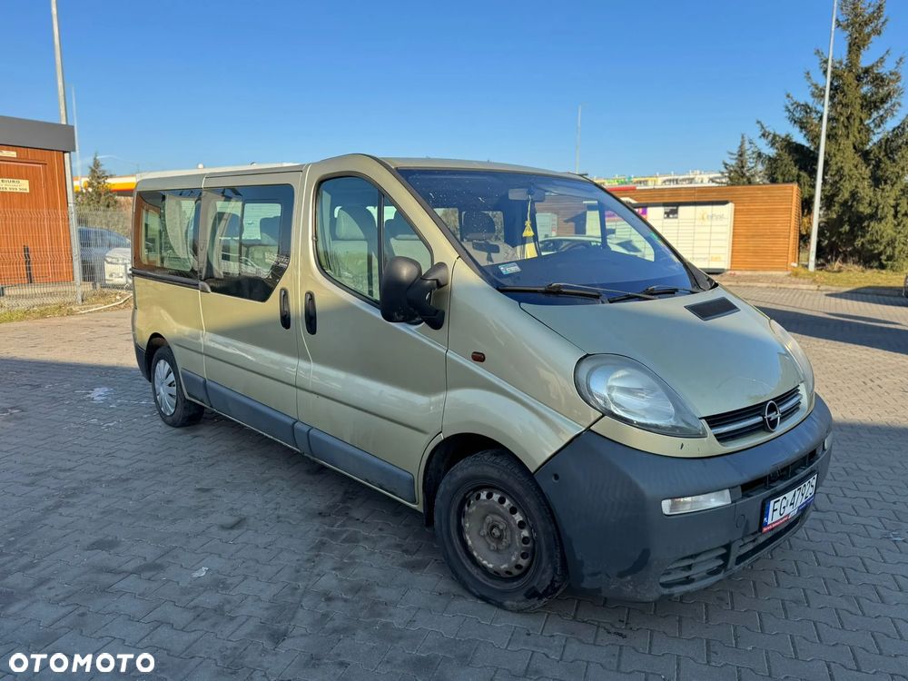 Opel Vivaro Tour - 11