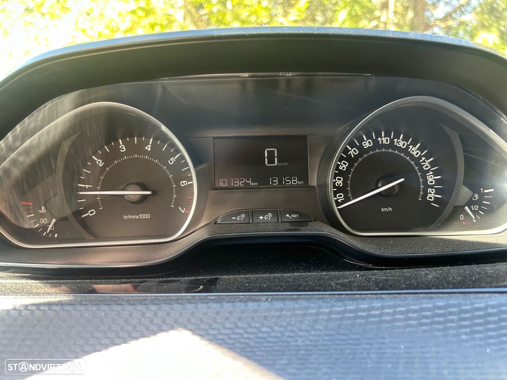 Peugeot 208 1.2 PureTech Allure - 10