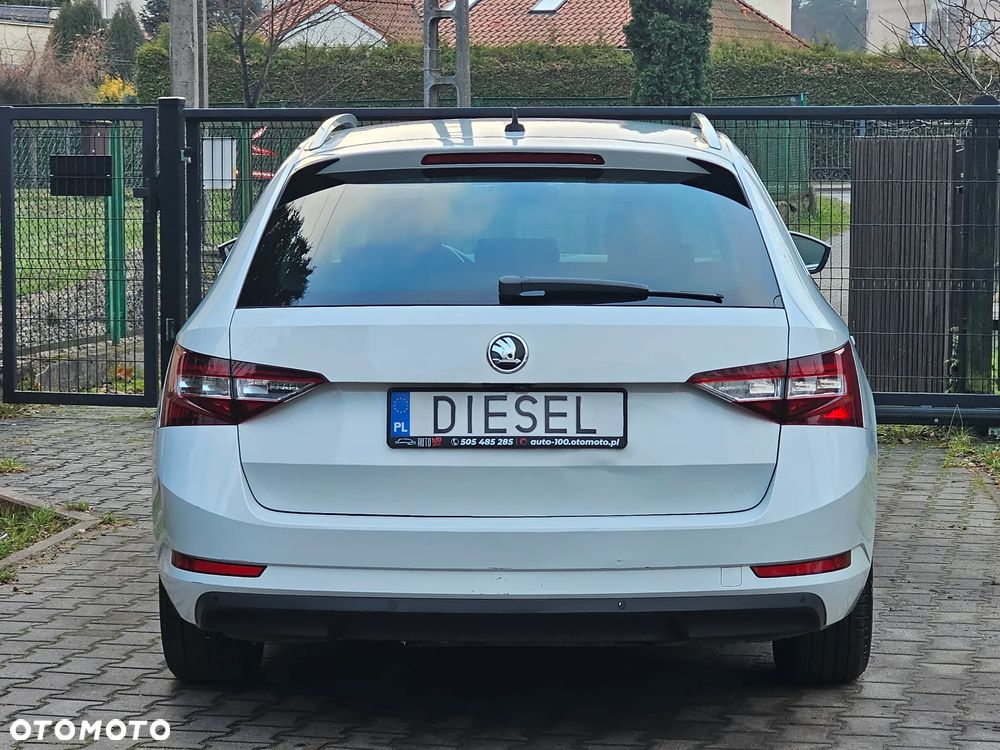 Skoda Superb 2.0 TDI DSG Premium Edition - 6