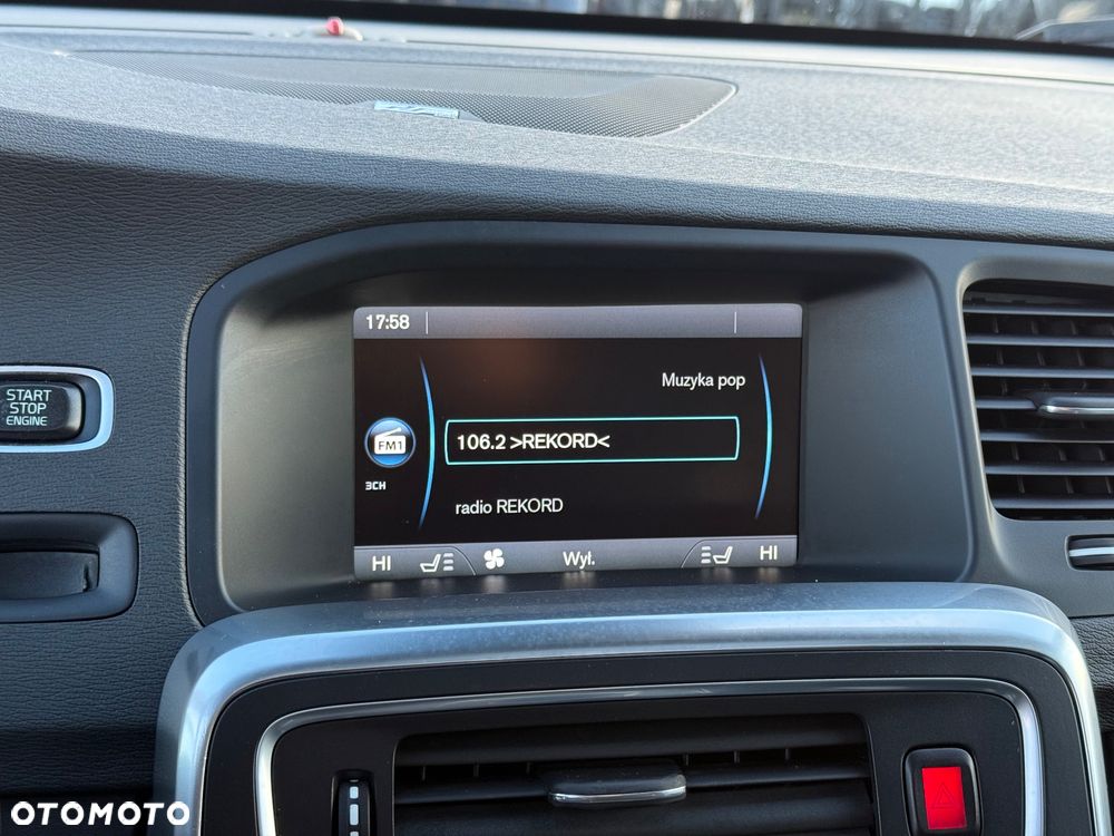 Volvo V60 T6 AWD Geartronic RDesign - 24