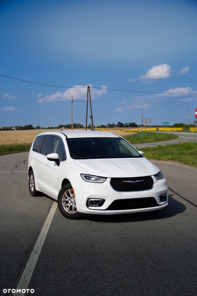 Chrysler Pacifica - 2