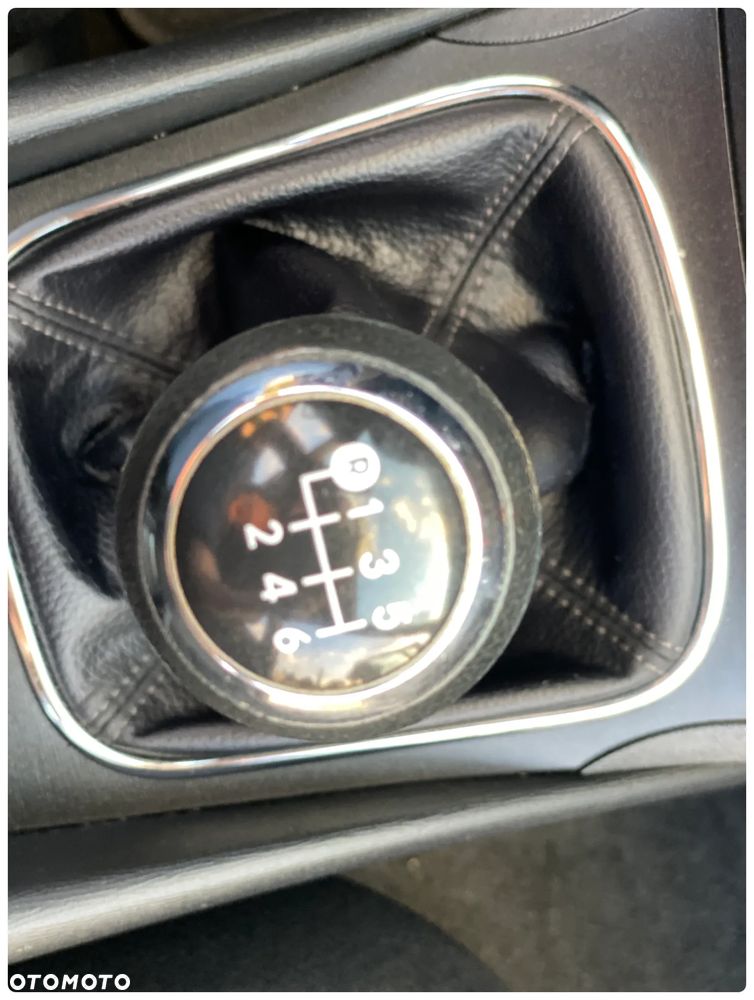 Toyota Avensis 1.6 - 29