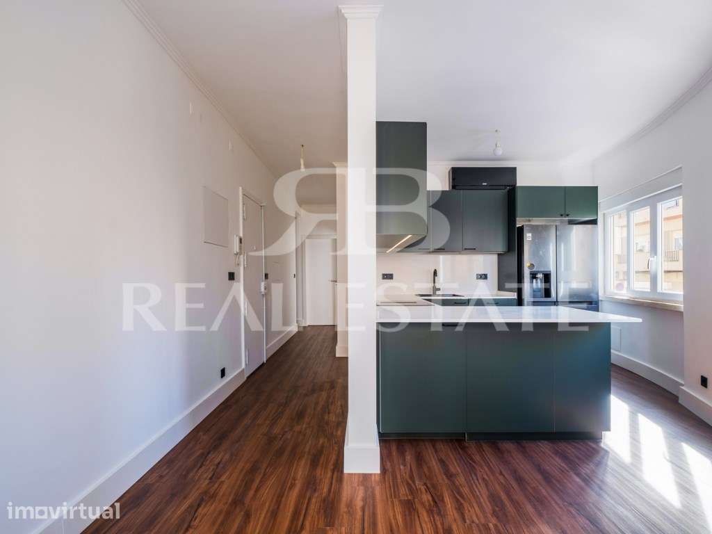 T3 com 1 suite - Renovado em CAMPO DE OURIQUE, ao lado do Jardim da... - Grande imagem: 2/19