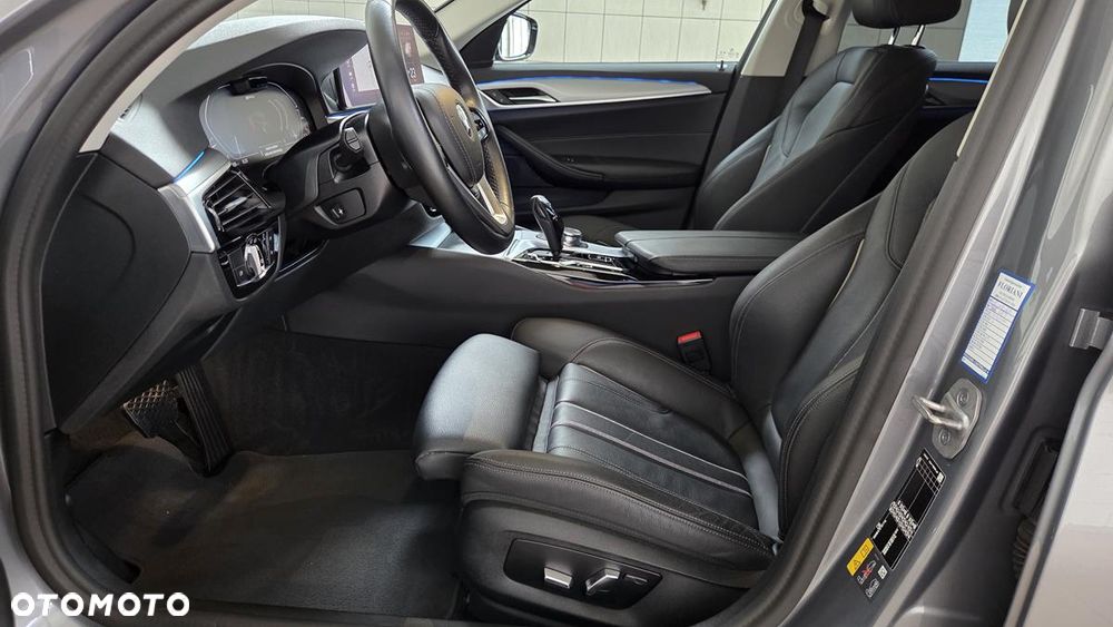 BMW Seria 5 530e xDrive M Sport sport - 9