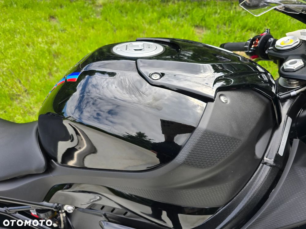 BMW S - 18