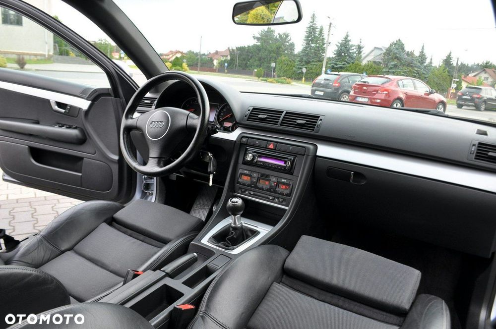 Audi A4 Limousine - 25