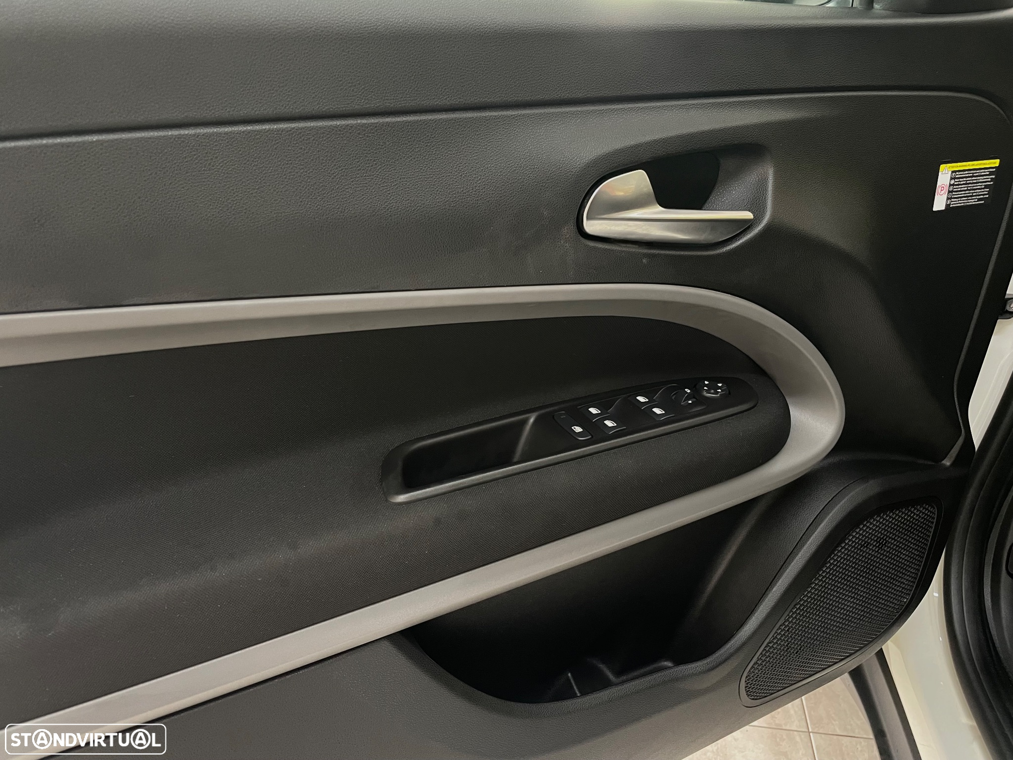 Jeep Avenger 54 kWh Longitude - 17