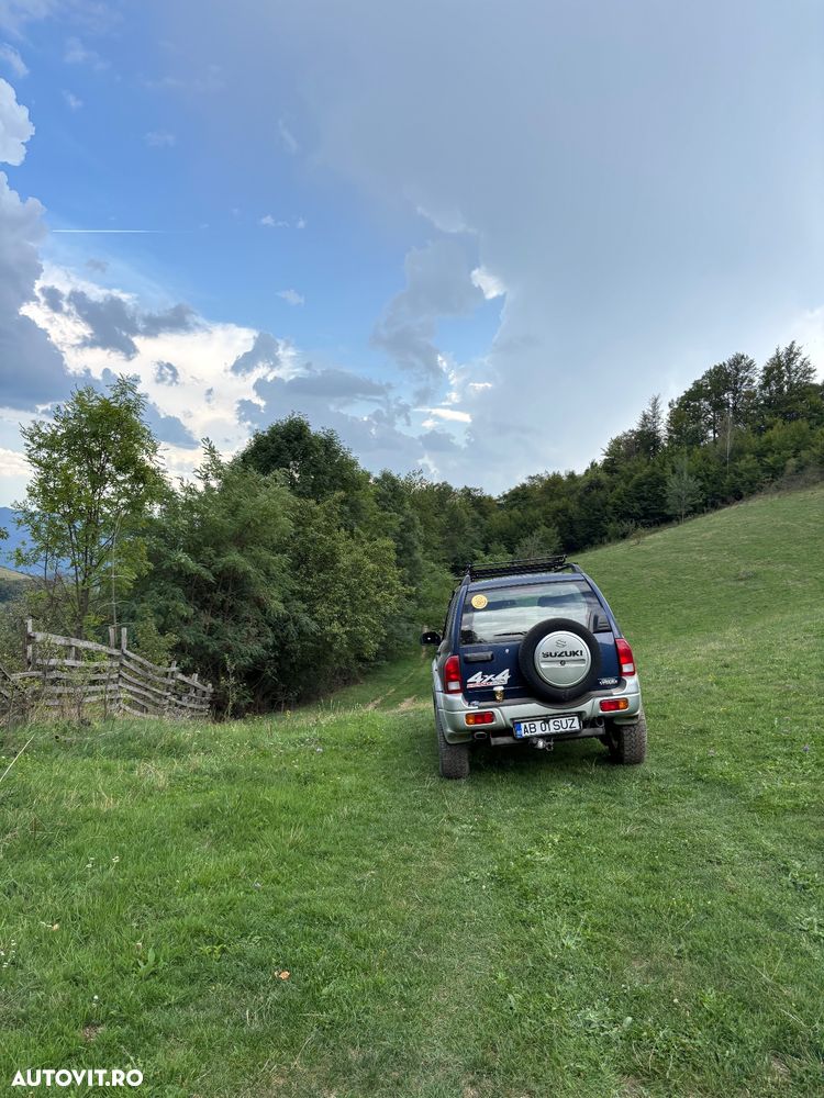 Suzuki Grand Vitara 2.0i - 13
