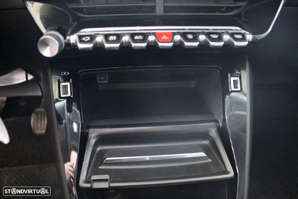 Peugeot 2008 1.2 PureTech Allure Pack - 19