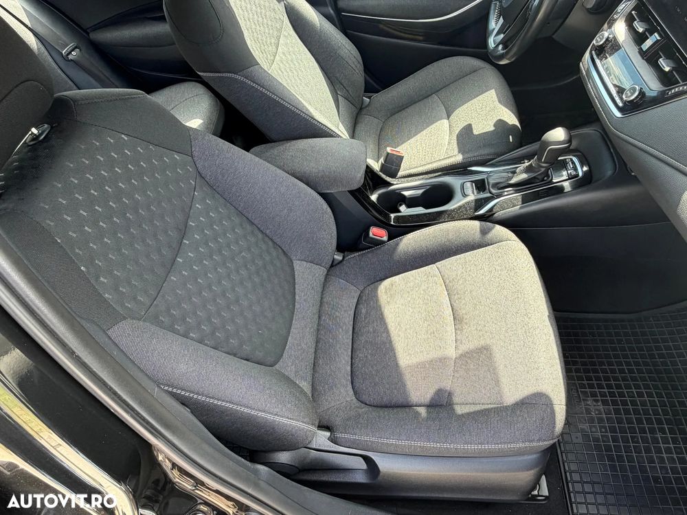 Toyota Corolla 1.8 HSD Business - 10